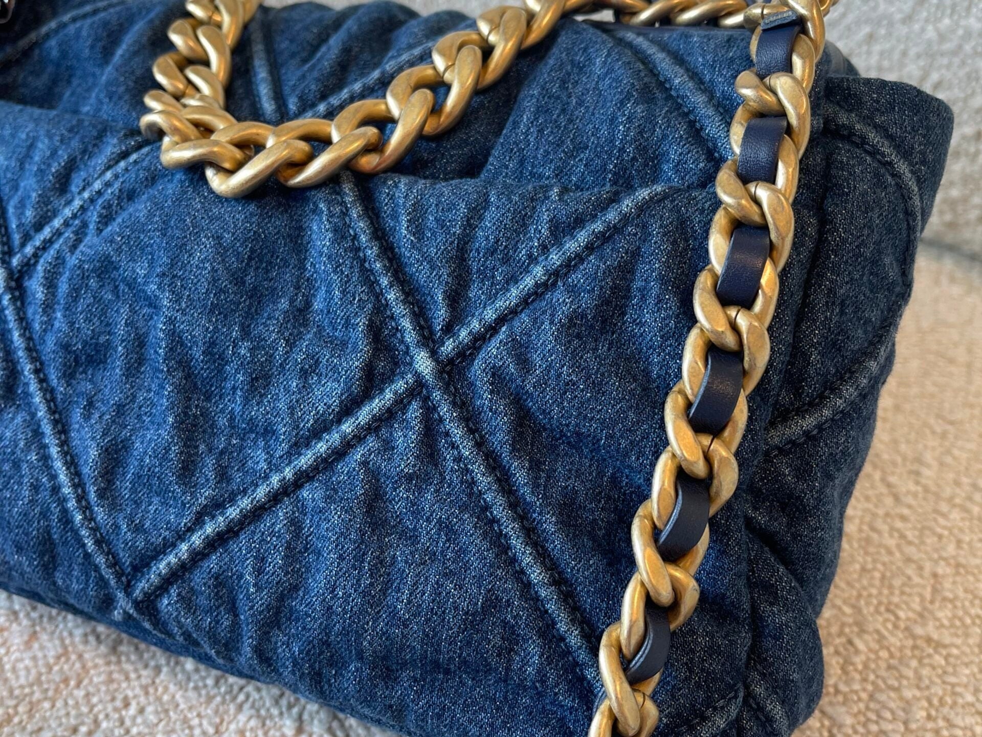 CHANEL Handbag 20S Blue Denim 19 Flap Quilted Small Mixed Hardware -Knockoff
