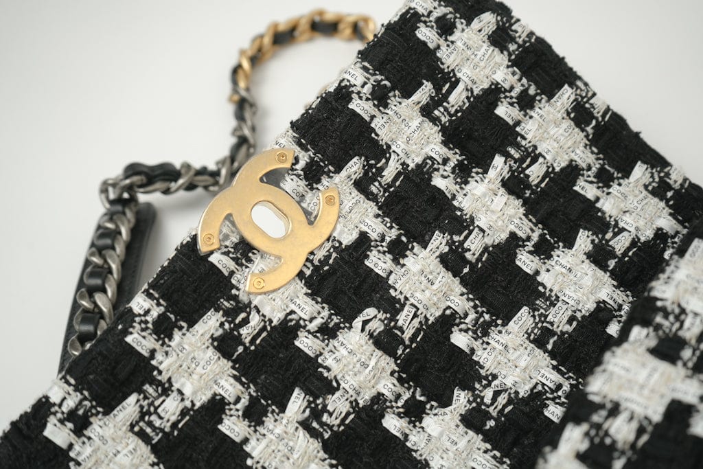 CHANEL Handbag 20S Ecru Black & White Tweed Quilted 19 Flap Small Mixed Hardware -Knockoff
