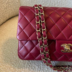 CHANEL Handbag 21A Burgundy Lambskin Quilted Classic Flap Medium LGHW -Knockoff
