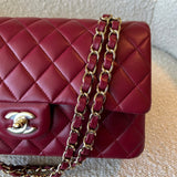 CHANEL Handbag 21A Burgundy Lambskin Quilted Classic Flap Medium LGHW -Knockoff
