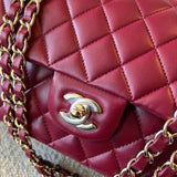 CHANEL Handbag 21A Burgundy Lambskin Quilted Classic Flap Medium LGHW -Knockoff
