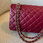 CHANEL Handbag 21A Burgundy Lambskin Quilted Classic Flap Medium LGHW -Knockoff
