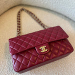 CHANEL Handbag 21A Burgundy Lambskin Quilted Classic Flap Medium LGHW -Knockoff
