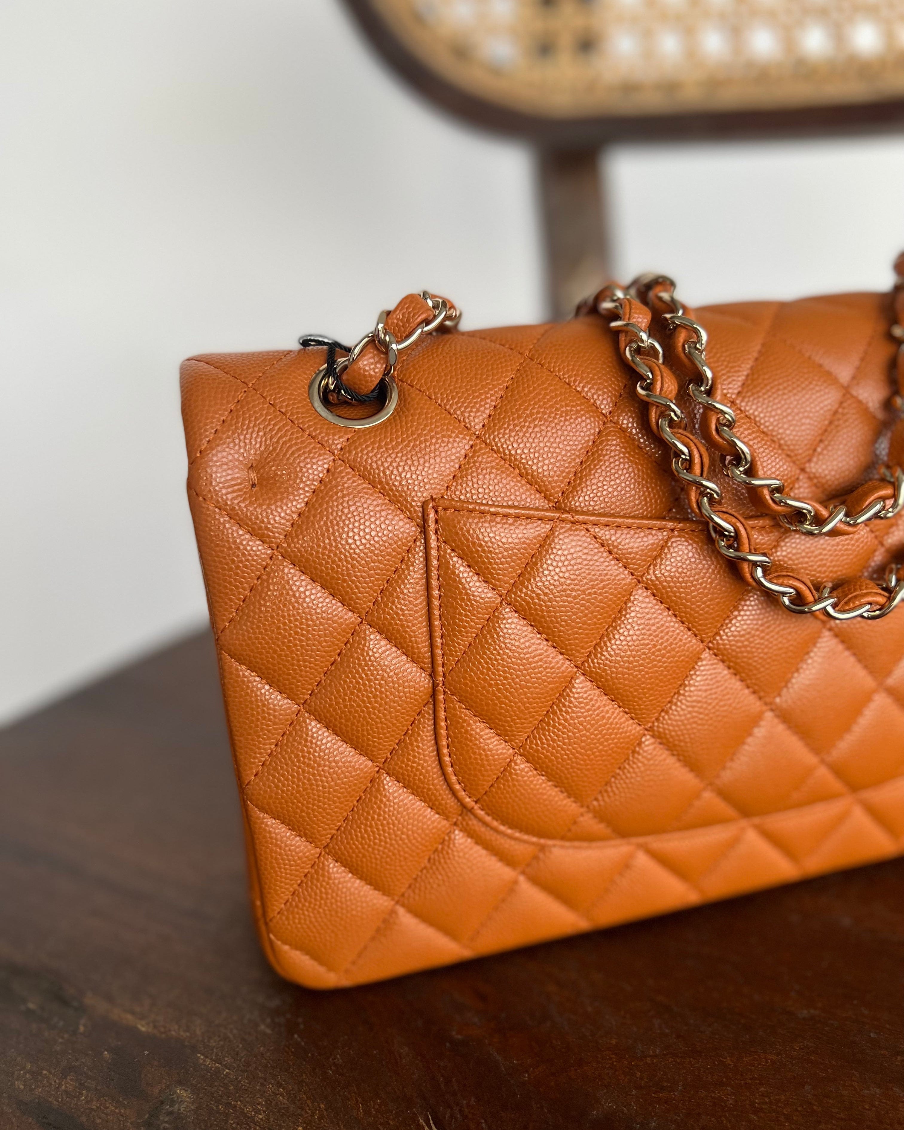 CHANEL Handbag 21A Caramel / Light Brown Caviar Quilted Classic Flap LGHW -Knockoff
