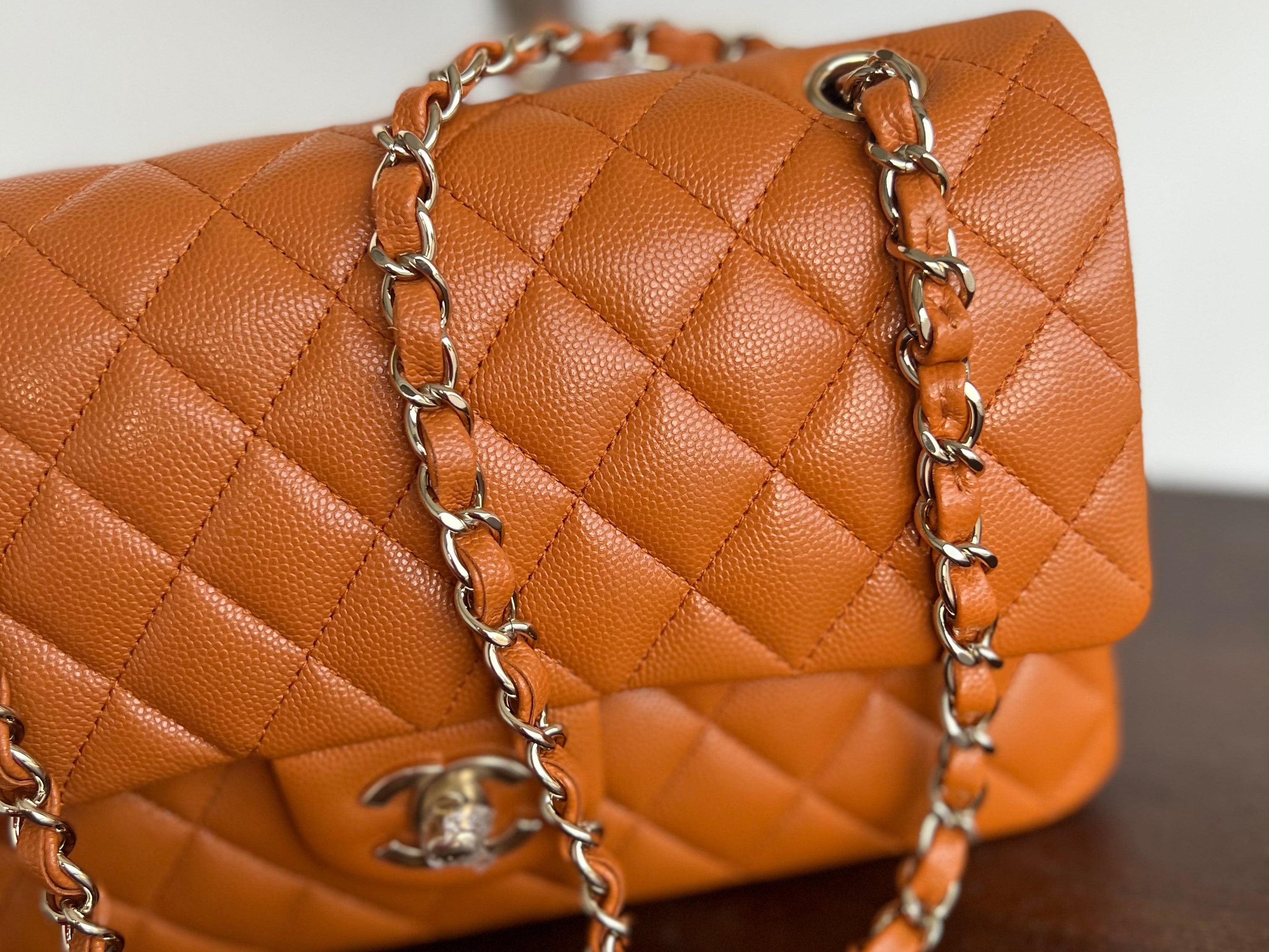 CHANEL Handbag 21A Caramel / Light Brown Caviar Quilted Classic Flap LGHW -Knockoff
