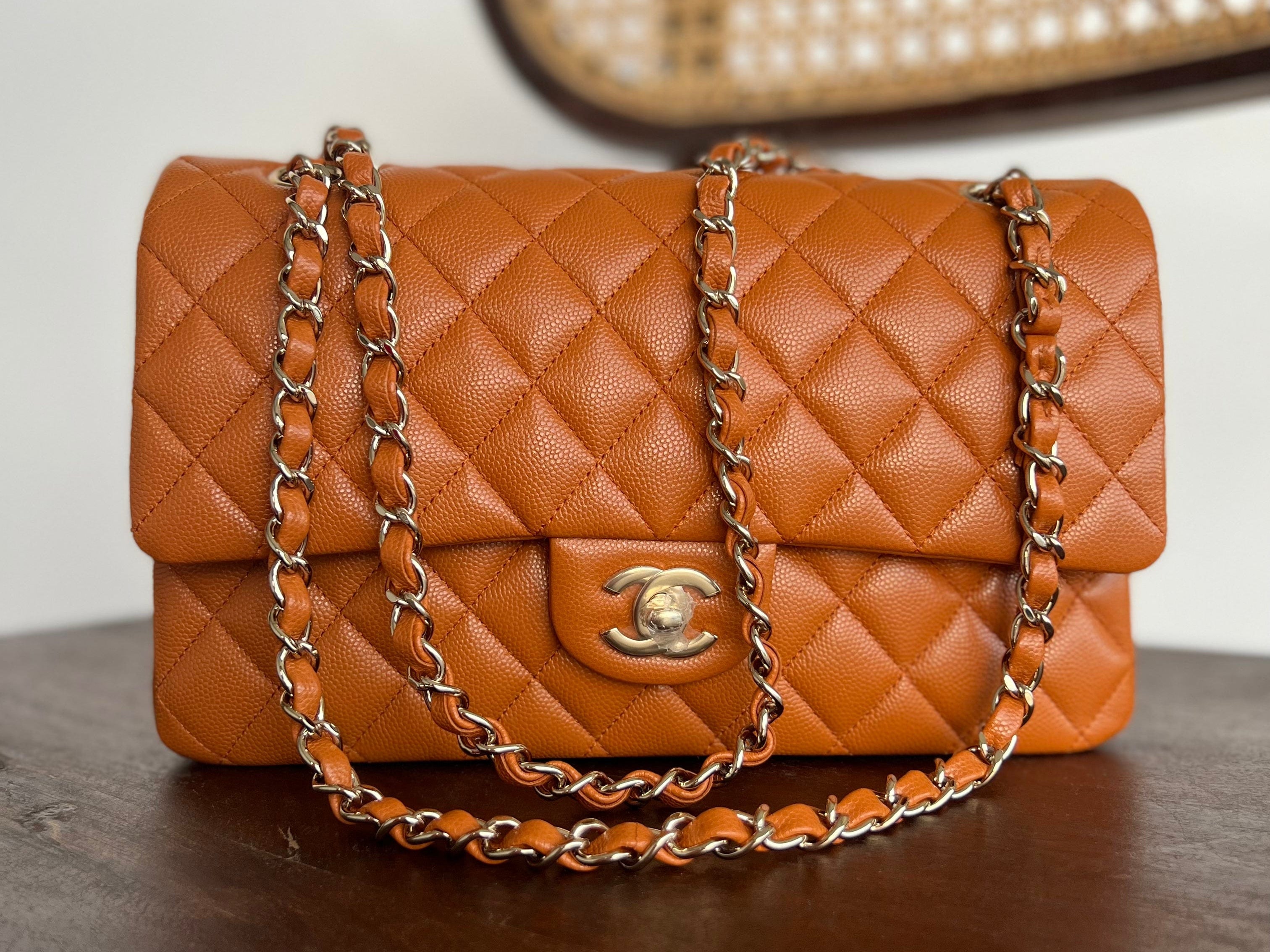 CHANEL Handbag 21A Caramel / Light Brown Caviar Quilted Classic Flap LGHW -Knockoff
