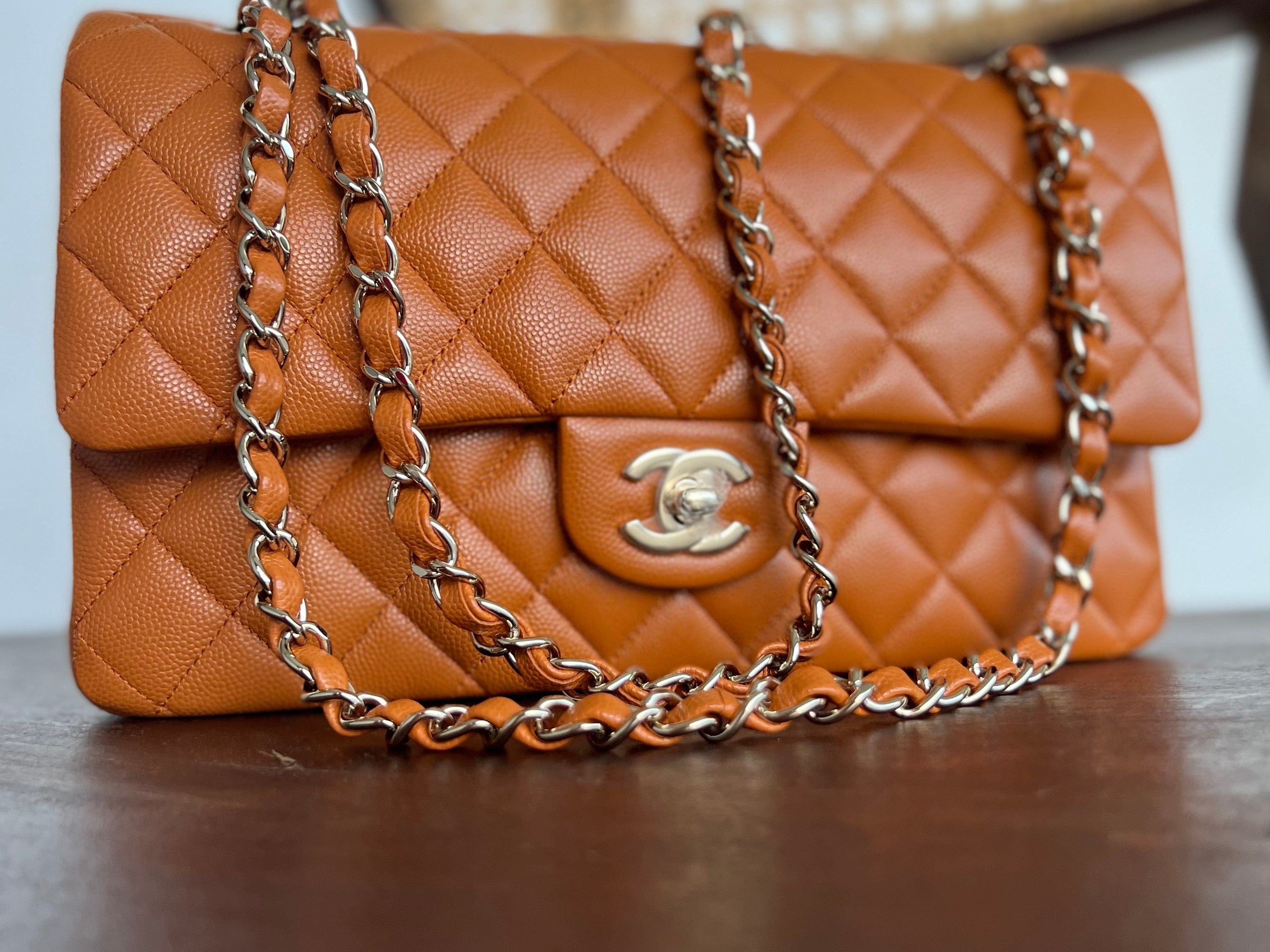 CHANEL Handbag 21A Caramel / Light Brown Caviar Quilted Classic Flap LGHW -Knockoff
