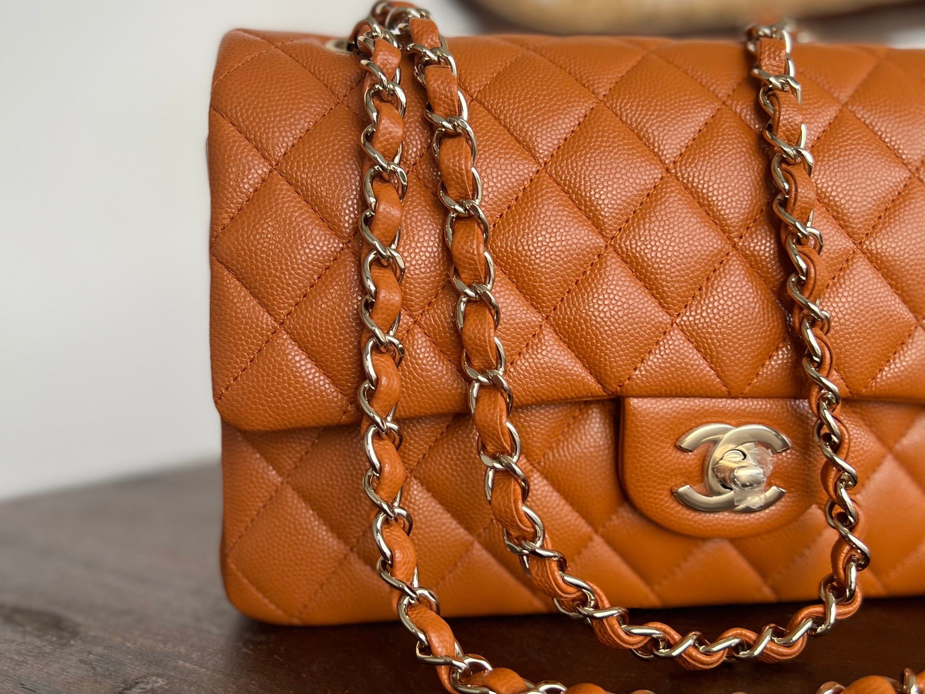 CHANEL Handbag 21A Caramel / Light Brown Caviar Quilted Classic Flap LGHW -Knockoff
