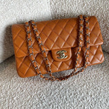 CHANEL Handbag 21A Caramel / Light Brown Caviar Quilted Classic Flap Medium LGHW -Knockoff
