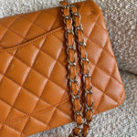 CHANEL Handbag 21A Caramel / Light Brown Caviar Quilted Classic Flap Medium LGHW -Knockoff
