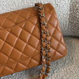 CHANEL Handbag 21A Caramel / Light Brown Caviar Quilted Classic Flap Medium LGHW -Knockoff
