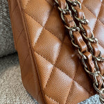 CHANEL Handbag 21A Caramel / Light Brown Caviar Quilted Classic Flap Medium LGHW -Knockoff
