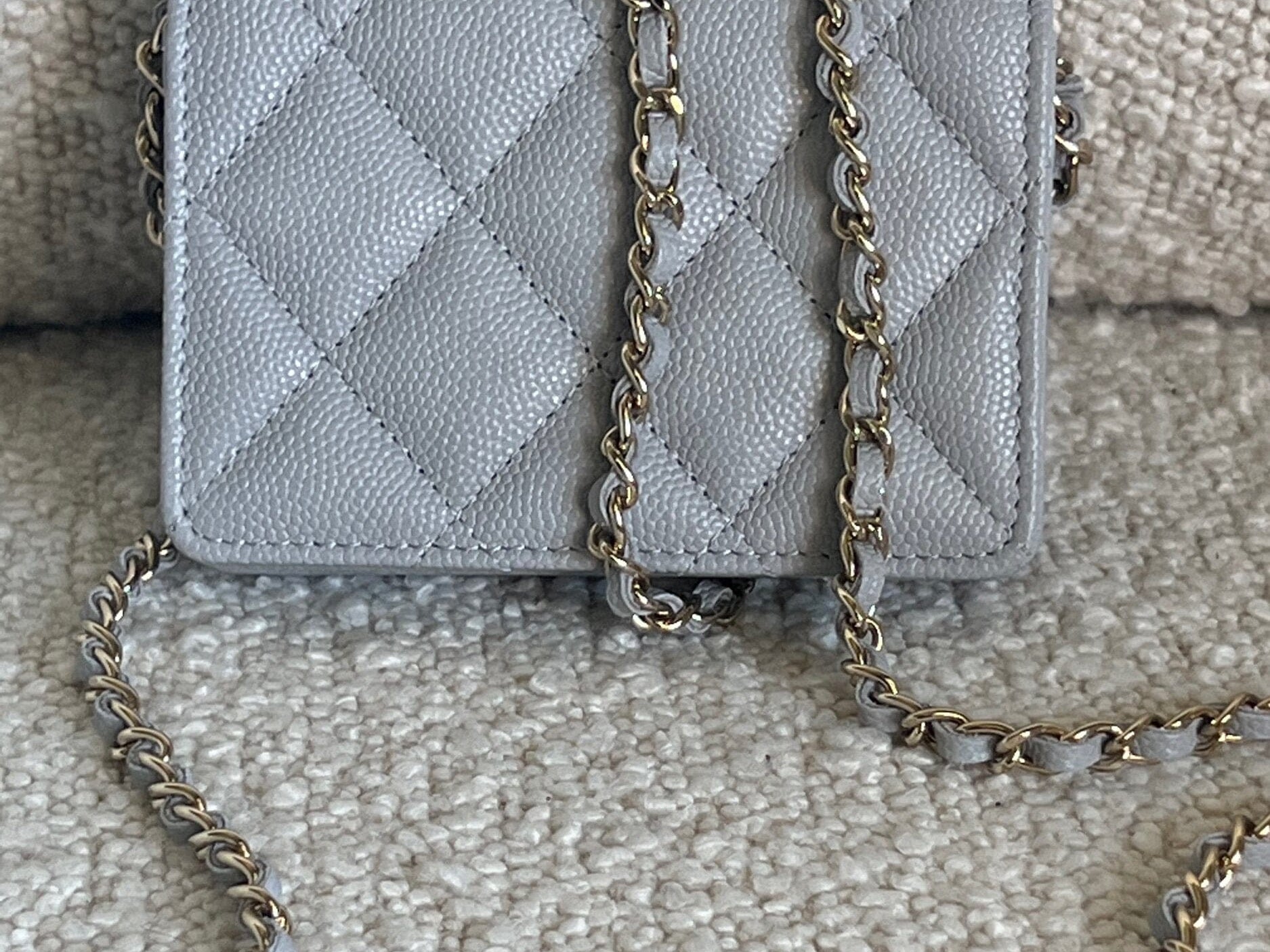 CHANEL Handbag 21A Caviar Quilted Flap Card Holder On Chain Grey -Knockoff
