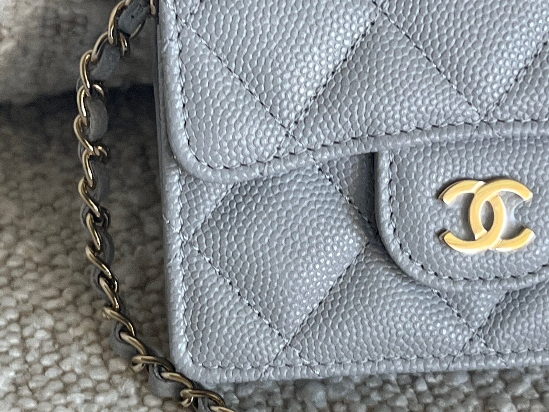 CHANEL Handbag 21A Caviar Quilted Flap Card Holder On Chain Grey -Knockoff
