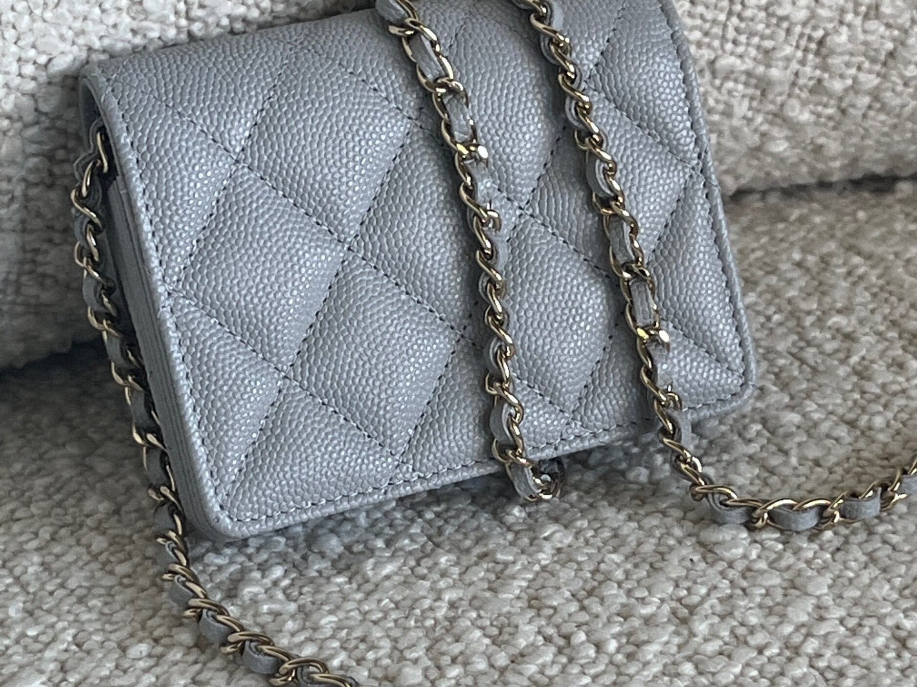 CHANEL Handbag 21A Caviar Quilted Flap Card Holder On Chain Grey -Knockoff
