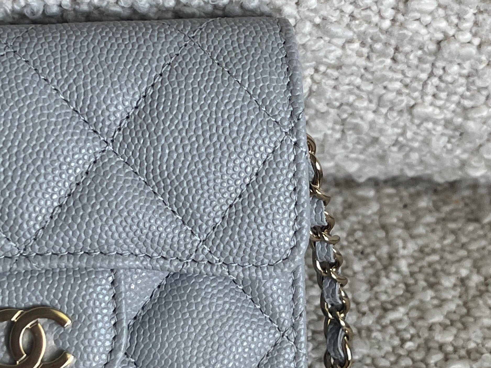 CHANEL Handbag 21A Caviar Quilted Flap Card Holder On Chain Grey -Knockoff
