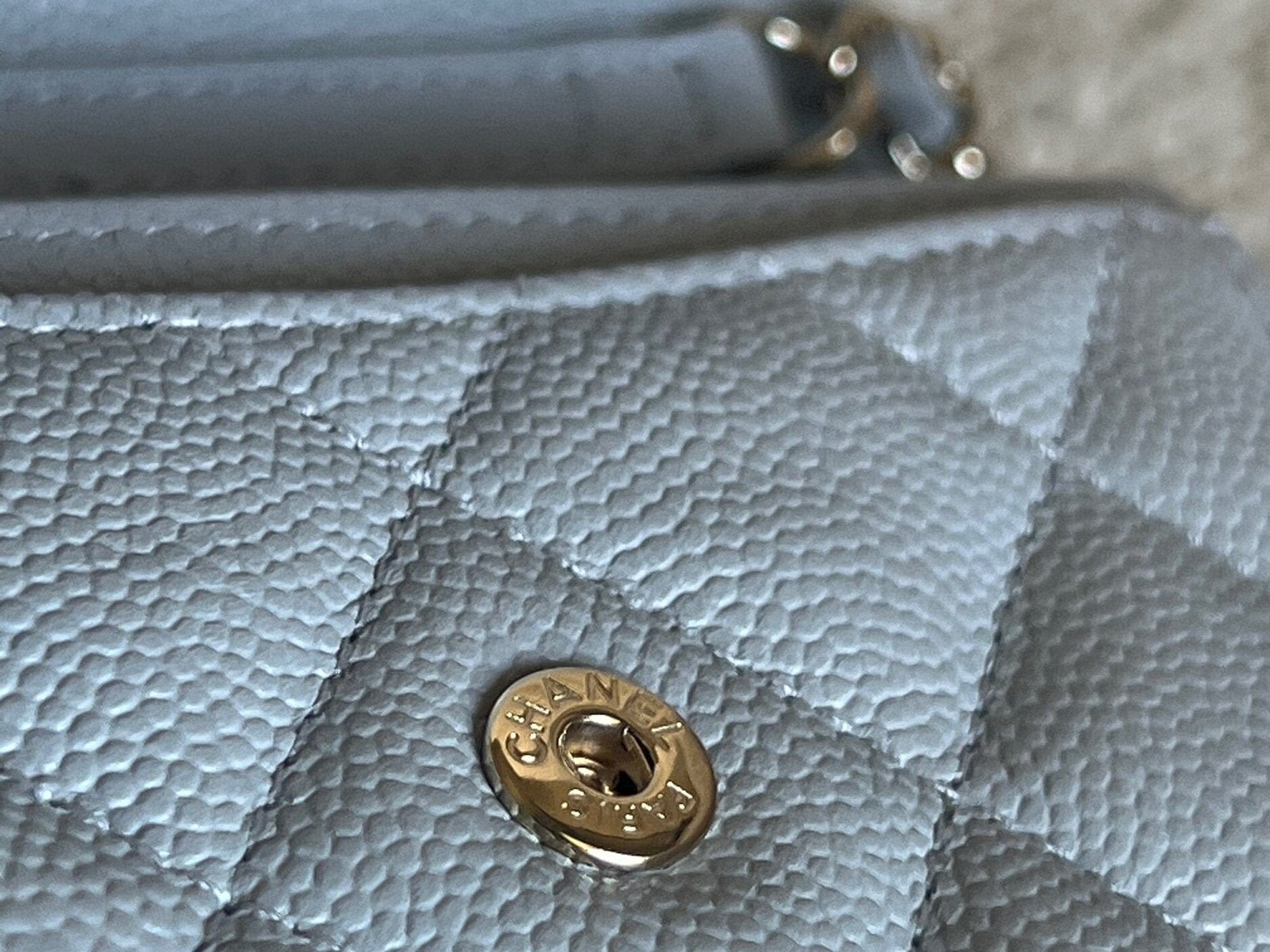 CHANEL Handbag 21A Caviar Quilted Flap Card Holder On Chain Grey -Knockoff
