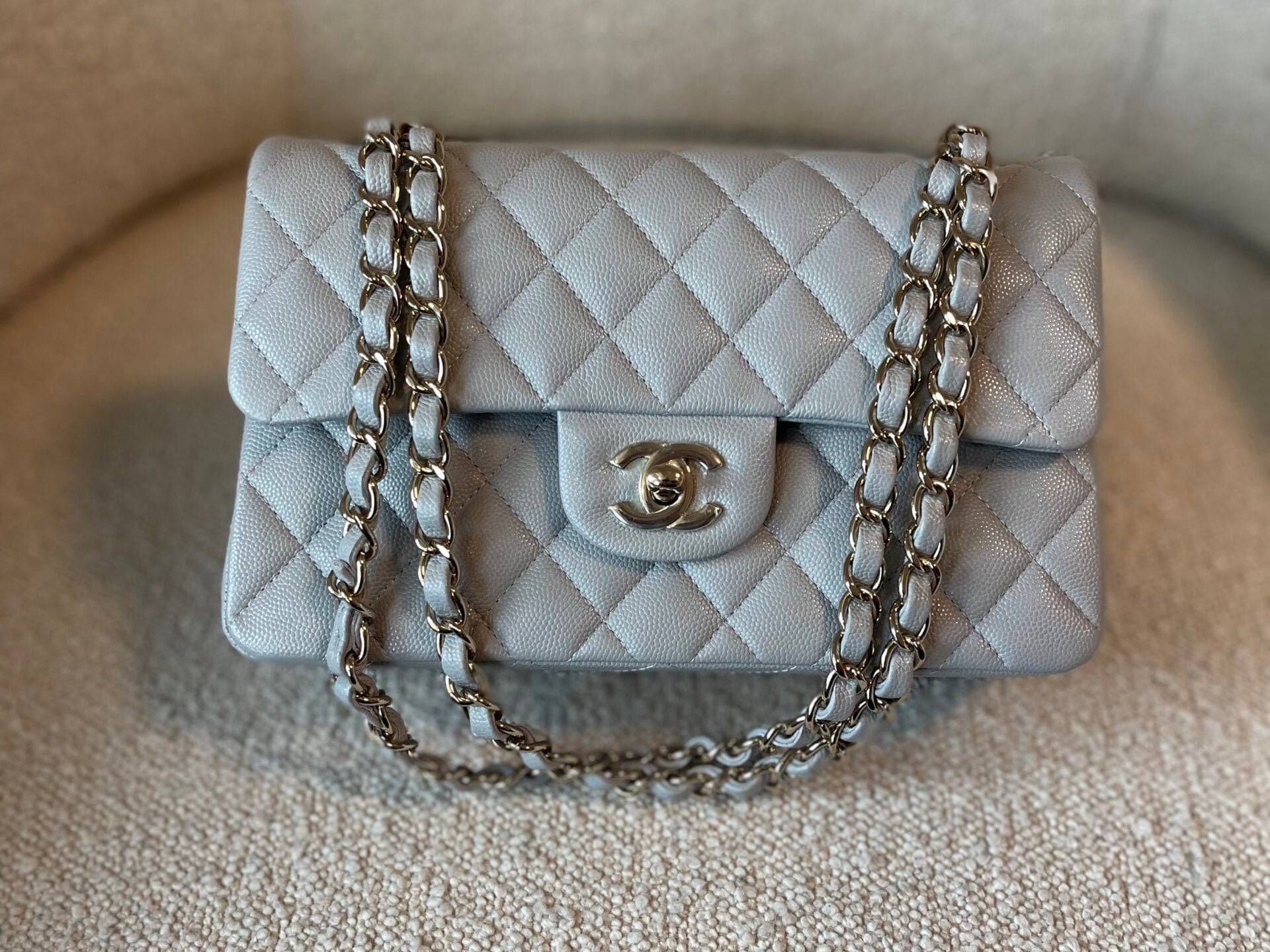 CHANEL Handbag 21A Grey Caviar Quilted Classic Flap Small LGHW -Knockoff
