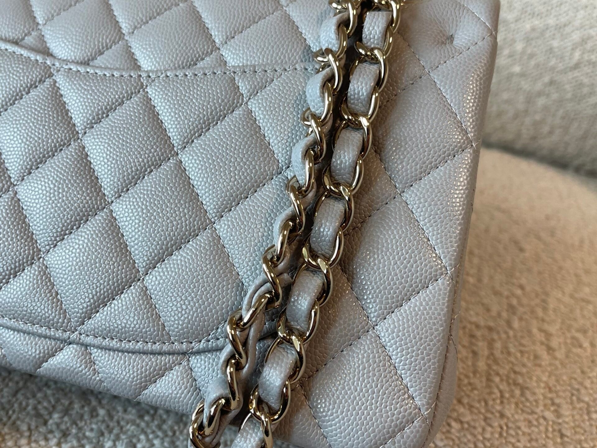 CHANEL Handbag 21A Grey Caviar Quilted Classic Flap Small LGHW -Knockoff
