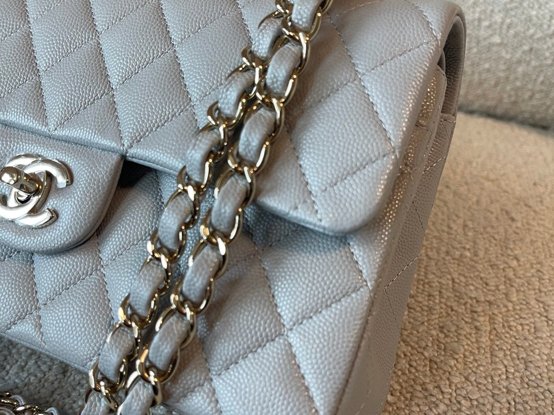 CHANEL Handbag 21A Grey Caviar Quilted Classic Flap Small LGHW -Knockoff
