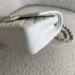 CHANEL Handbag 21A White Caviar Quilted Classic Flap Medium LGHW -Knockoff
