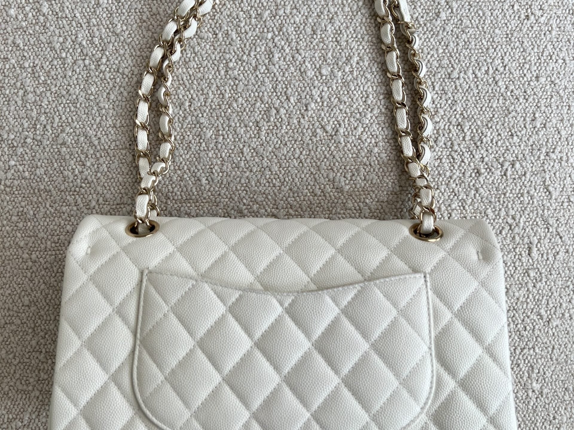 CHANEL Handbag 21A White Caviar Quilted Classic Flap Medium LGHW -Knockoff
