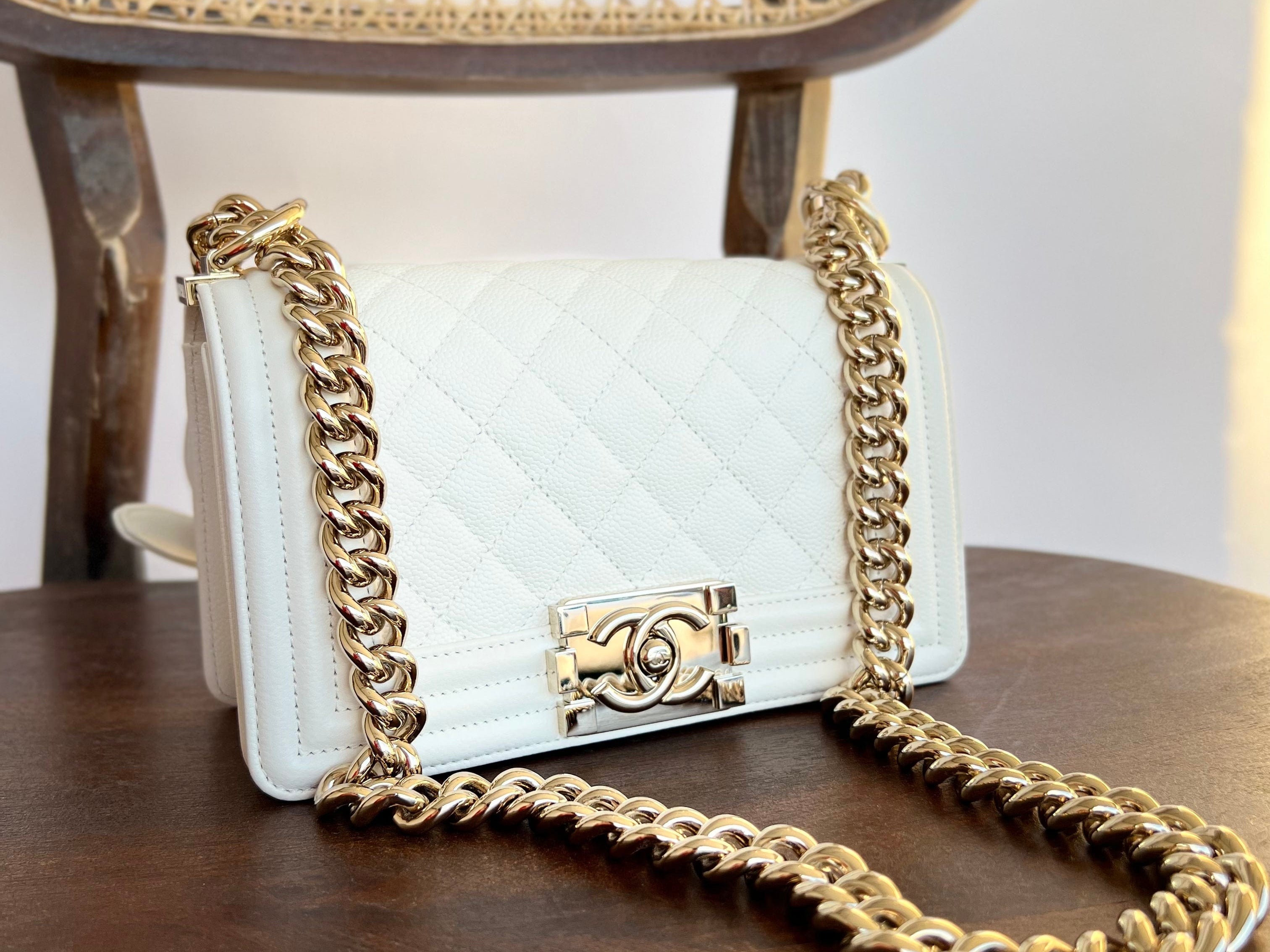 CHANEL Handbag 21A White Caviar Quilted Small Boy Bag LGHW -Knockoff
