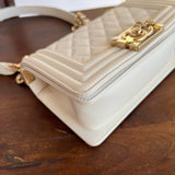 CHANEL Handbag 21A White Caviar Quilted Small Boy Bag LGHW -Knockoff
