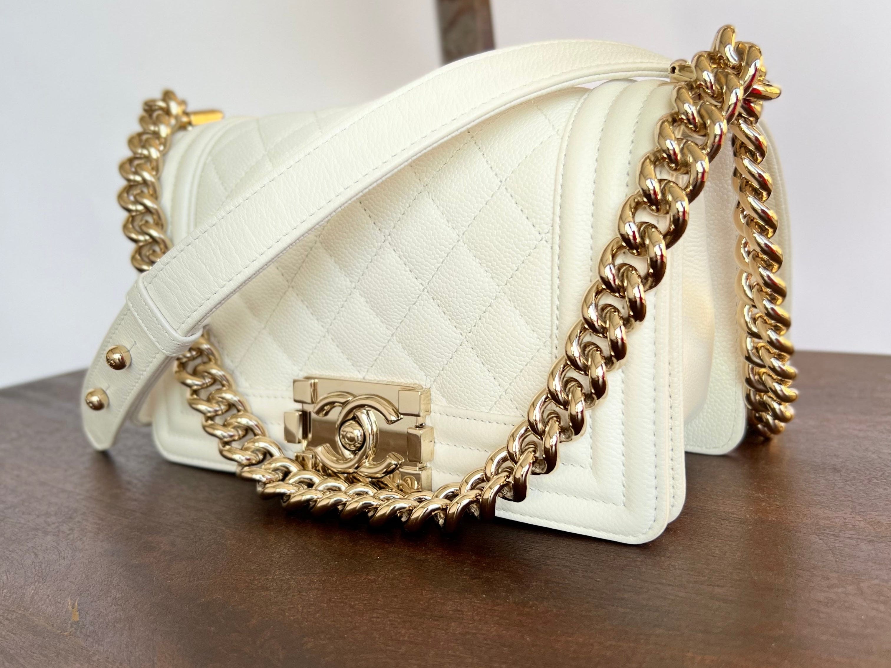 CHANEL Handbag 21A White Caviar Quilted Small Boy Bag LGHW -Knockoff
