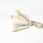 CHANEL Handbag 21A White/ Ivory Caviar Quilted Classic Flap Medium Light Gold Hardware -Knockoff
