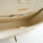 CHANEL Handbag 21A White/ Ivory Caviar Quilted Classic Flap Medium Light Gold Hardware -Knockoff
