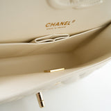 CHANEL Handbag 21A White/ Ivory Caviar Quilted Classic Flap Medium Light Gold Hardware -Knockoff
