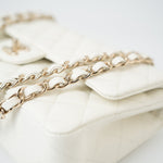 CHANEL Handbag 21A White/ Ivory Caviar Quilted Classic Flap Medium Light Gold Hardware -Knockoff
