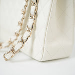 CHANEL Handbag 21A White/ Ivory Caviar Quilted Classic Flap Medium Light Gold Hardware -Knockoff
