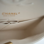 CHANEL Handbag 21A White/ Ivory Caviar Quilted Classic Flap Medium Light Gold Hardware -Knockoff
