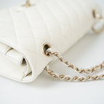 CHANEL Handbag 21A White/ Ivory Caviar Quilted Classic Flap Medium Light Gold Hardware -Knockoff
