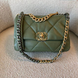 CHANEL Handbag 21B Military Green Lambskin Quilted 19 Flap Small Mixed Hardware -Knockoff
