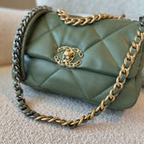 CHANEL Handbag 21B Military Green Lambskin Quilted 19 Flap Small Mixed Hardware -Knockoff
