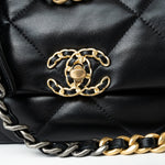 CHANEL Handbag 21C Black Lambskin Quilted 19 Flap Small Mixed Hardware -Knockoff
