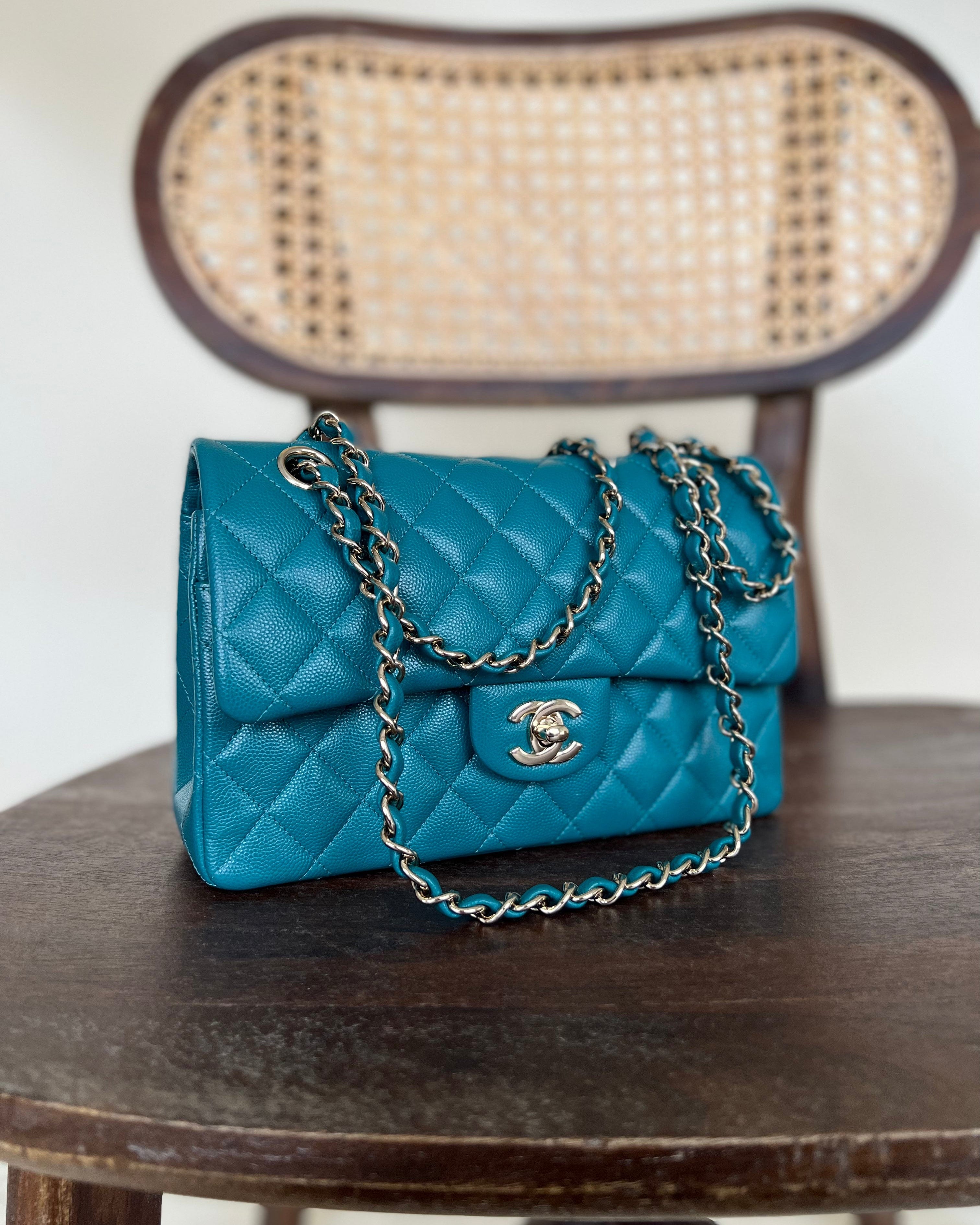 CHANEL Handbag 21C Dark Teal Caviar Quilted Classic Double Flap Small Light Gold Hardware -Knockoff
