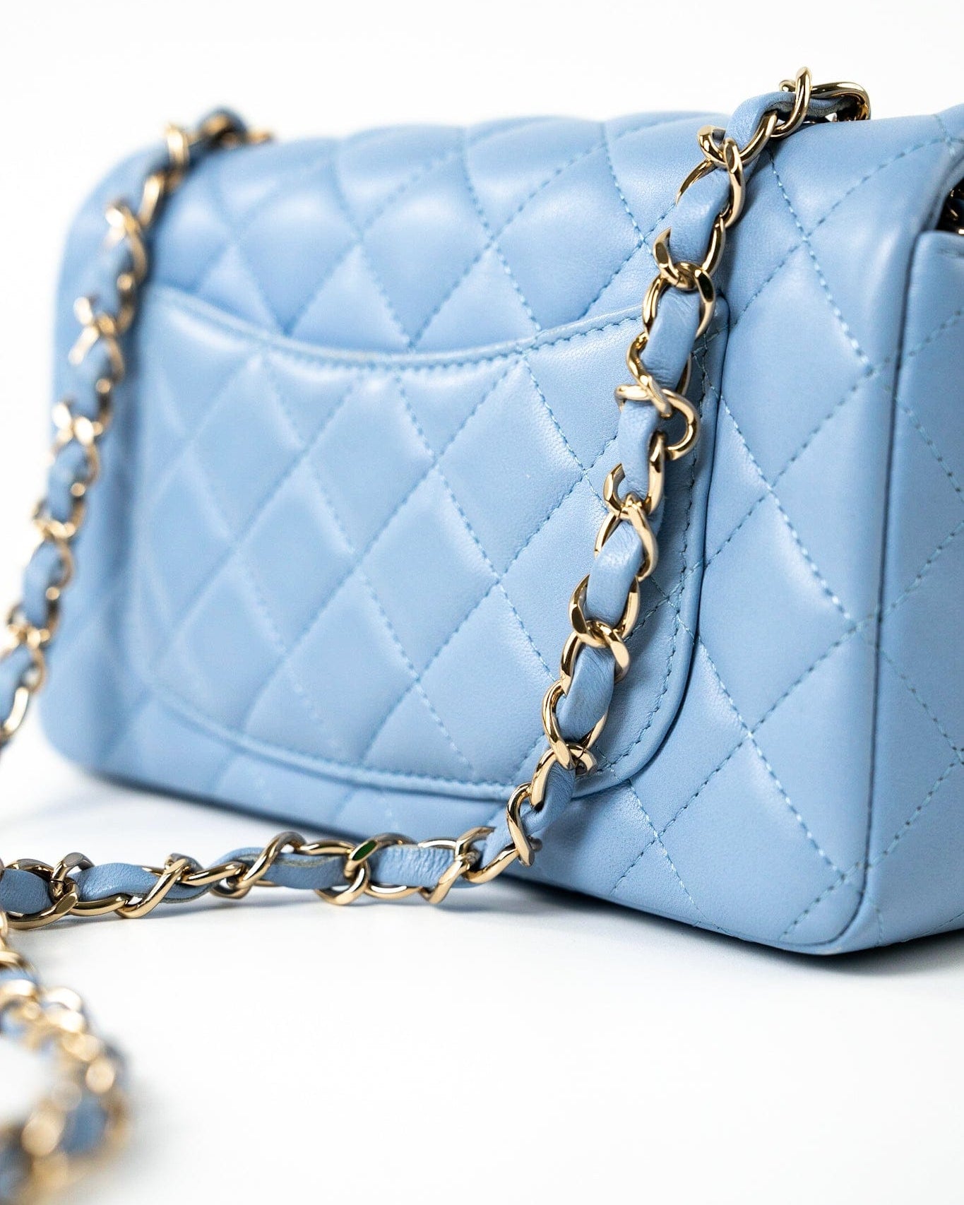 CHANEL Handbag 21C Sky Blue Lambskin Quilted Mini Rectangular Flap Light Gold Hardware -Knockoff
