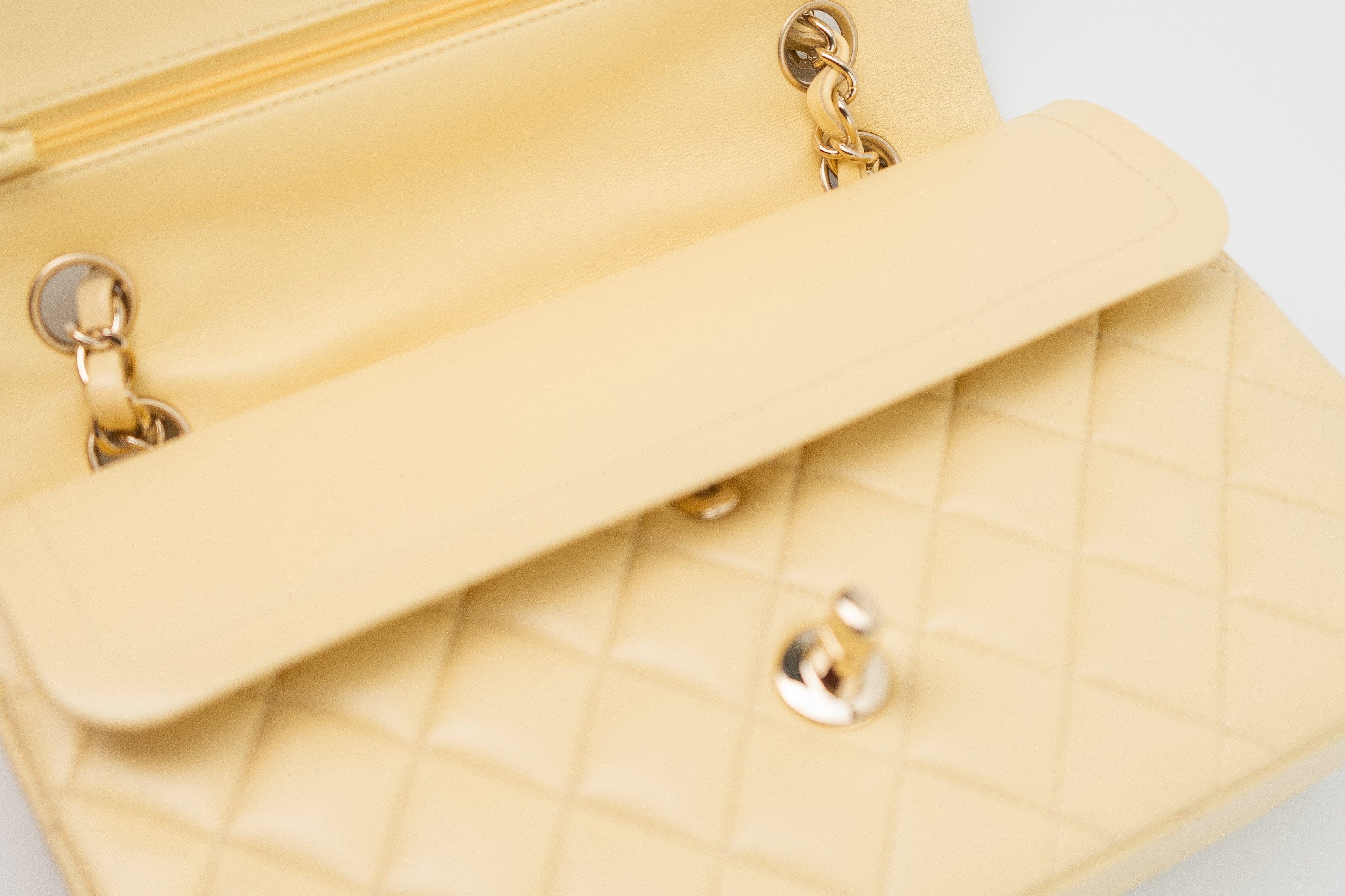 CHANEL Handbag 21C Yellow Lambskin Quilted Classic Flap Small Light Gold Hardware -Knockoff
