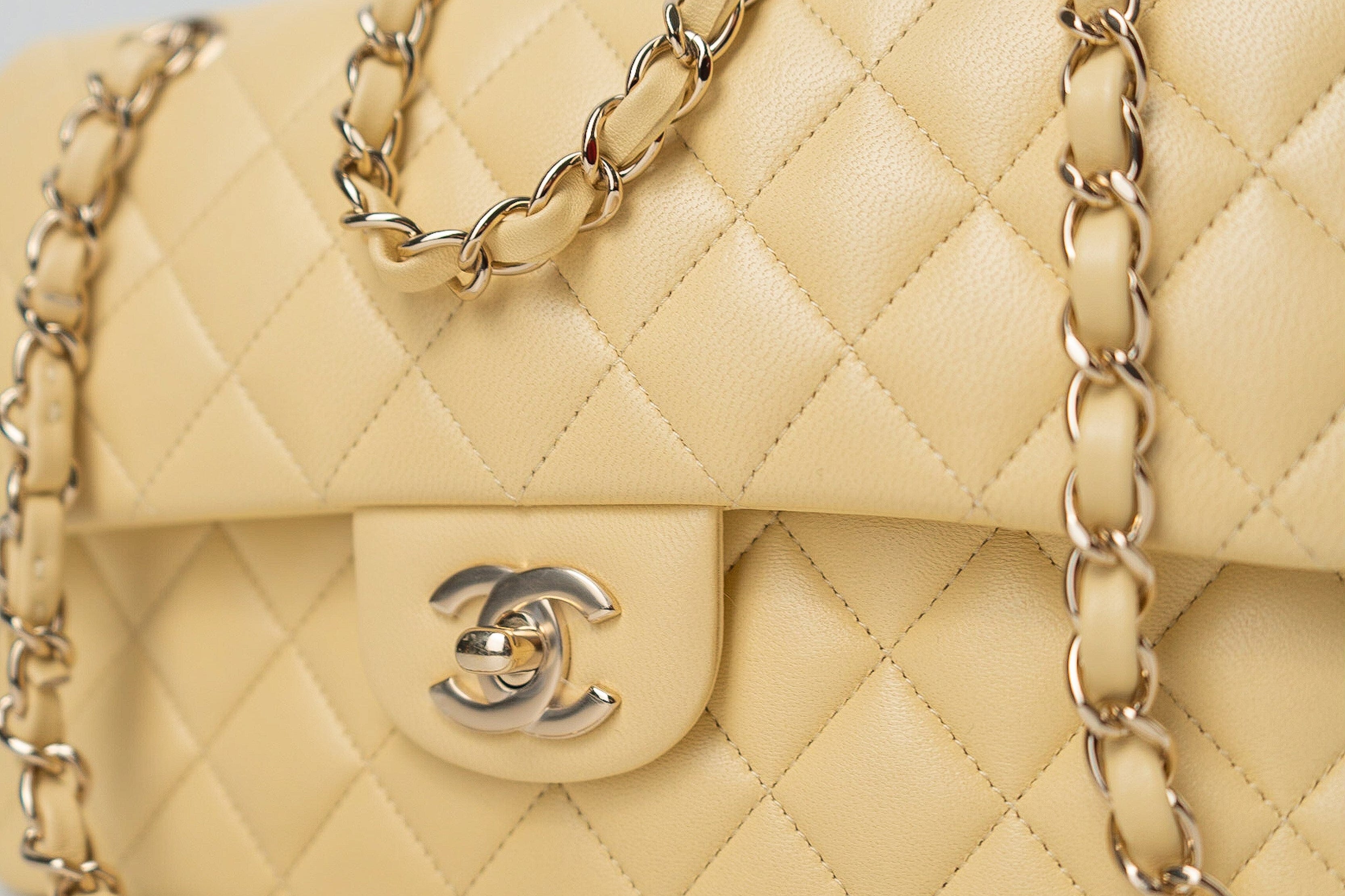 CHANEL Handbag 21C Yellow Lambskin Quilted Classic Flap Small Light Gold Hardware -Knockoff
