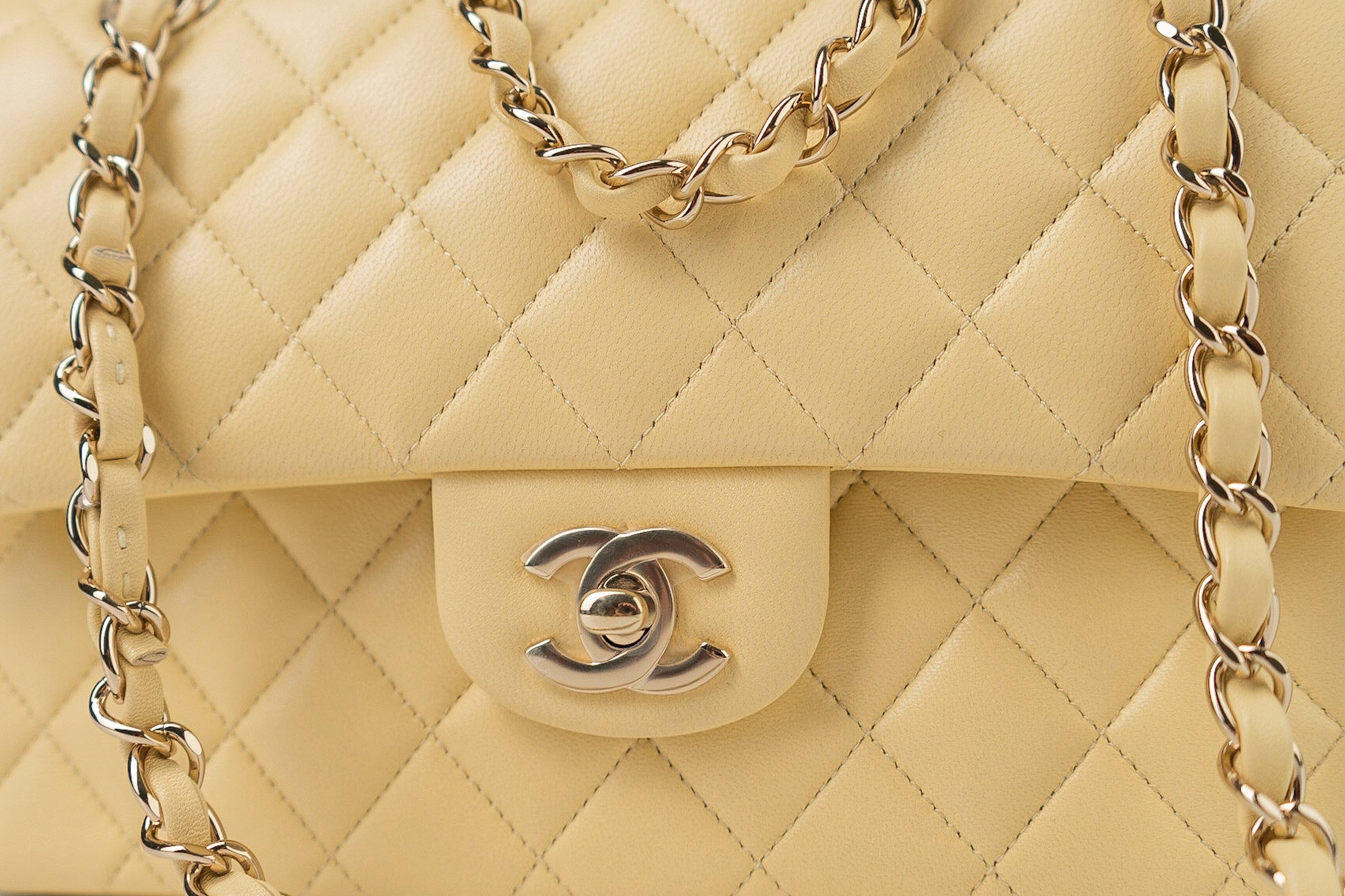 CHANEL Handbag 21C Yellow Lambskin Quilted Classic Flap Small Light Gold Hardware -Knockoff
