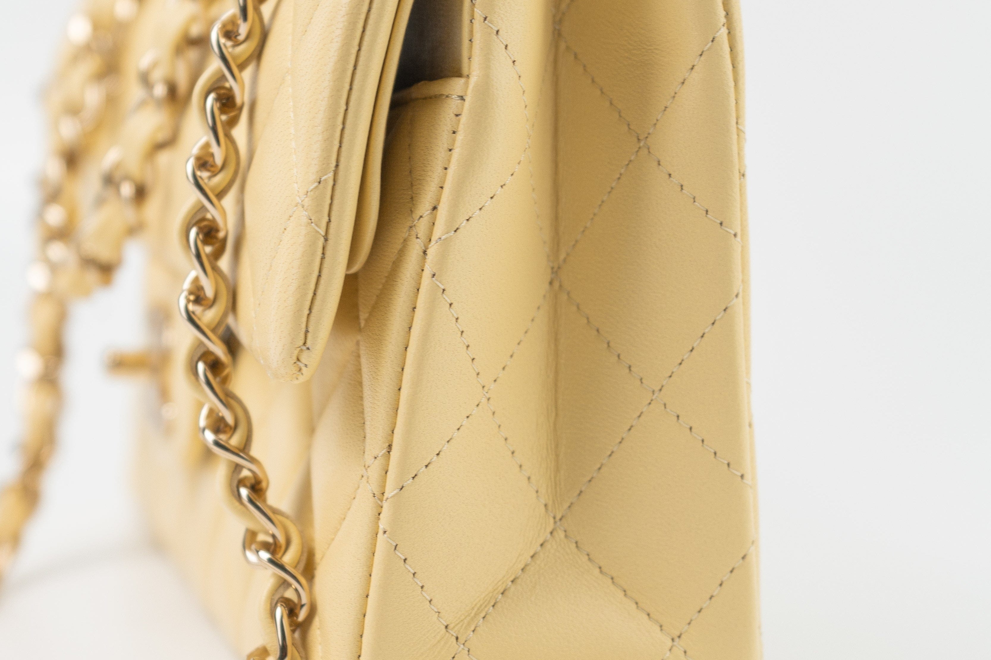 CHANEL Handbag 21C Yellow Lambskin Quilted Classic Flap Small Light Gold Hardware -Knockoff
