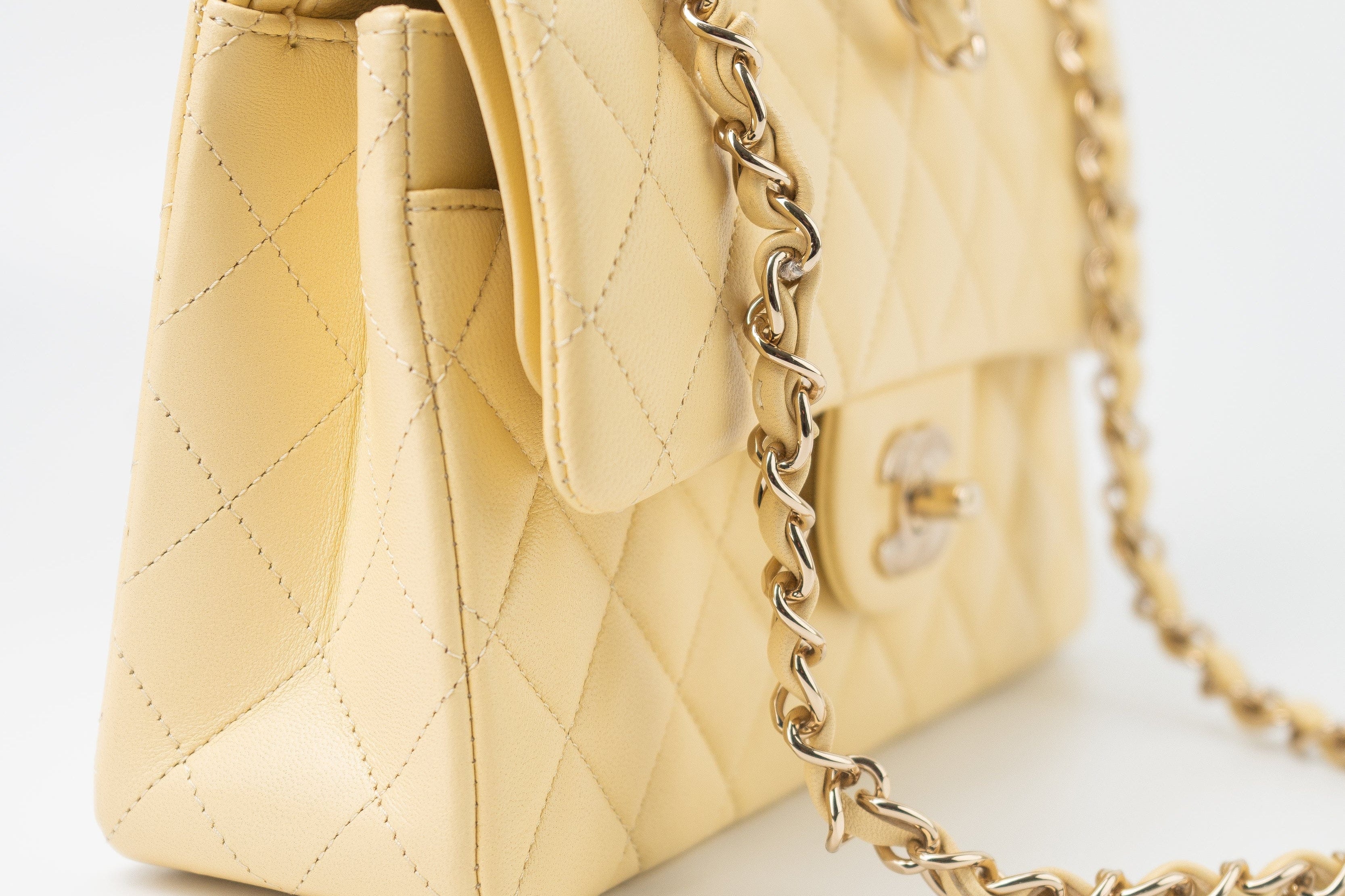 CHANEL Handbag 21C Yellow Lambskin Quilted Classic Flap Small Light Gold Hardware -Knockoff
