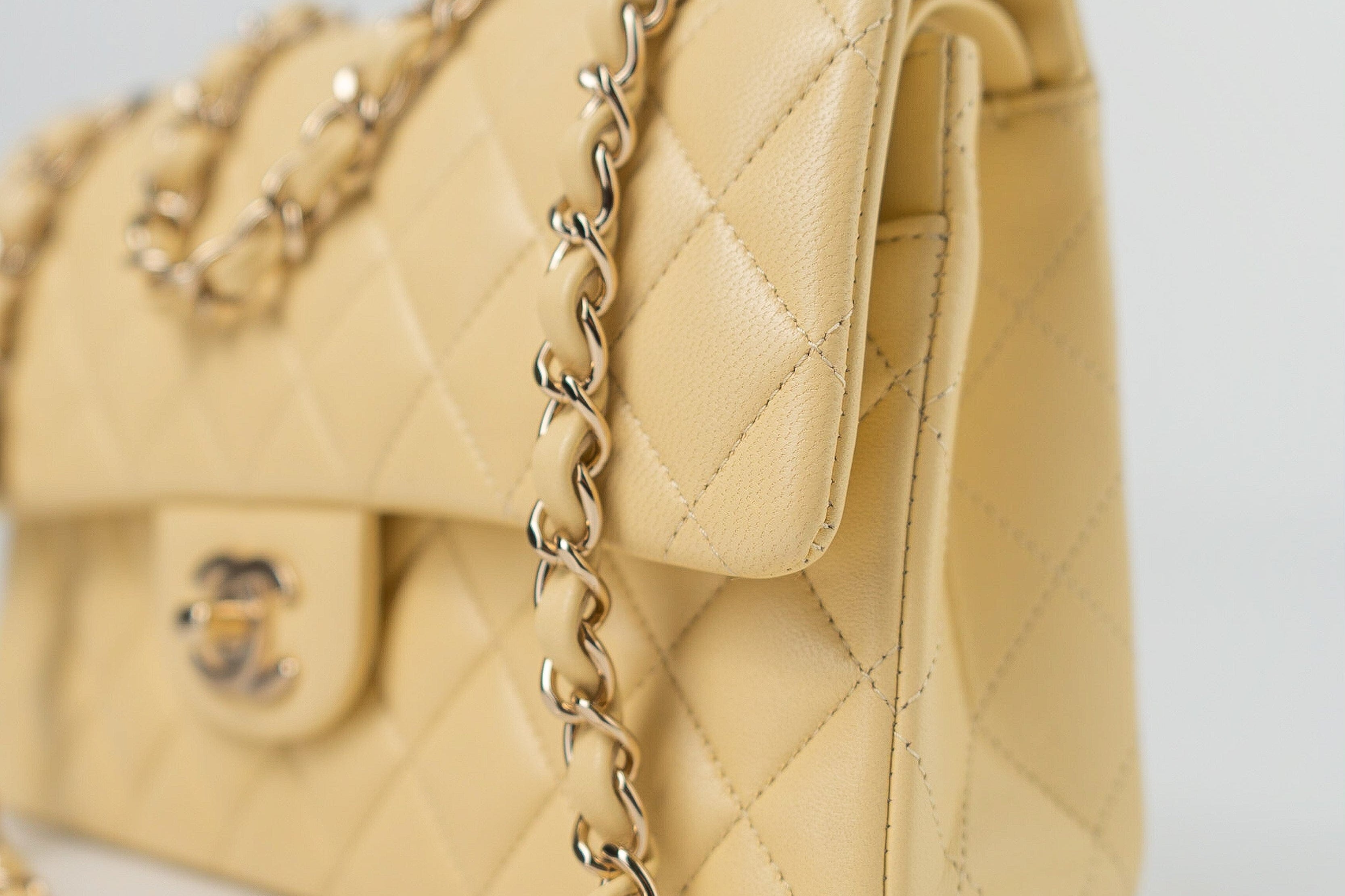 CHANEL Handbag 21C Yellow Lambskin Quilted Classic Flap Small Light Gold Hardware -Knockoff
