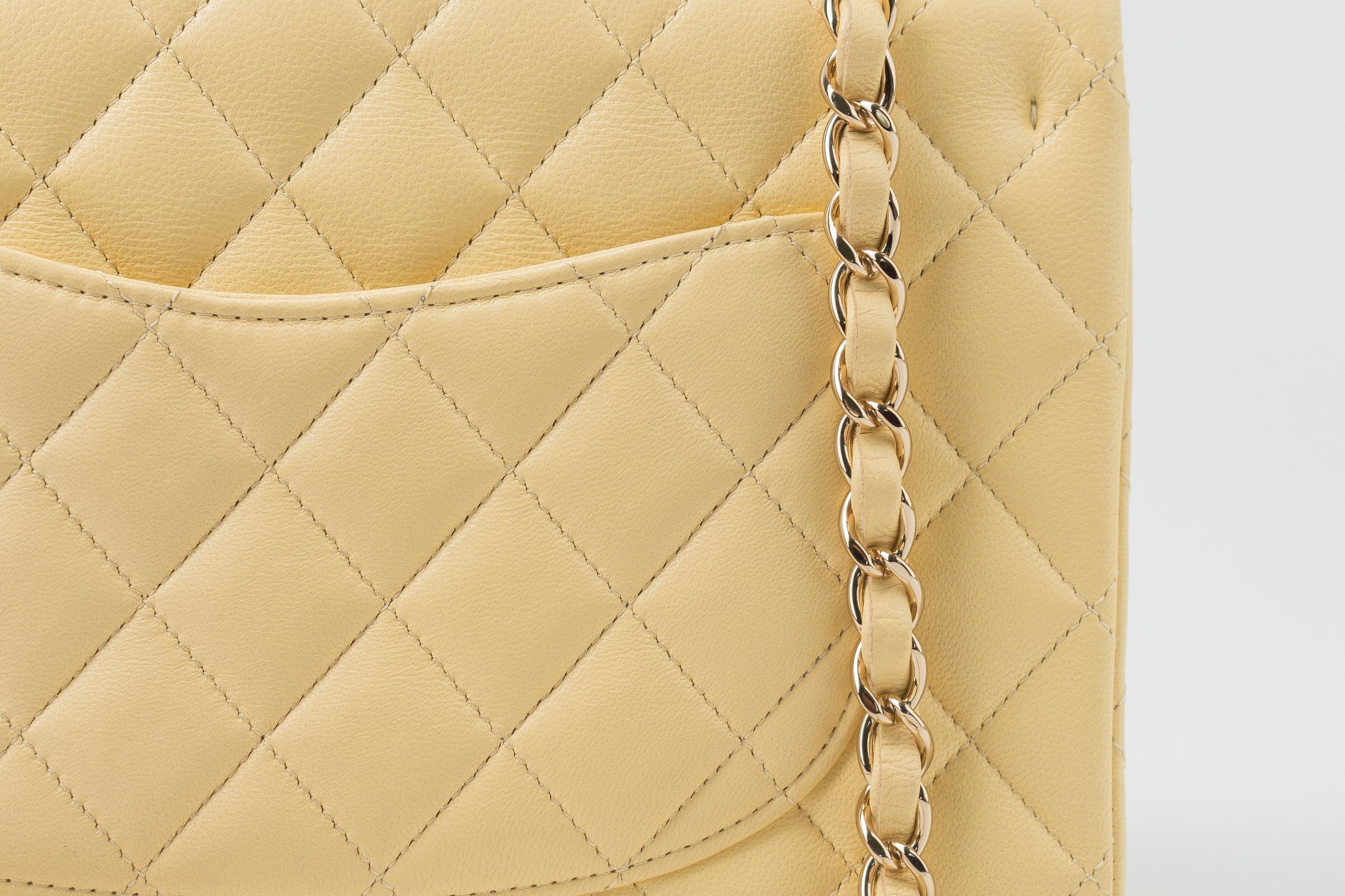 CHANEL Handbag 21C Yellow Lambskin Quilted Classic Flap Small Light Gold Hardware -Knockoff
