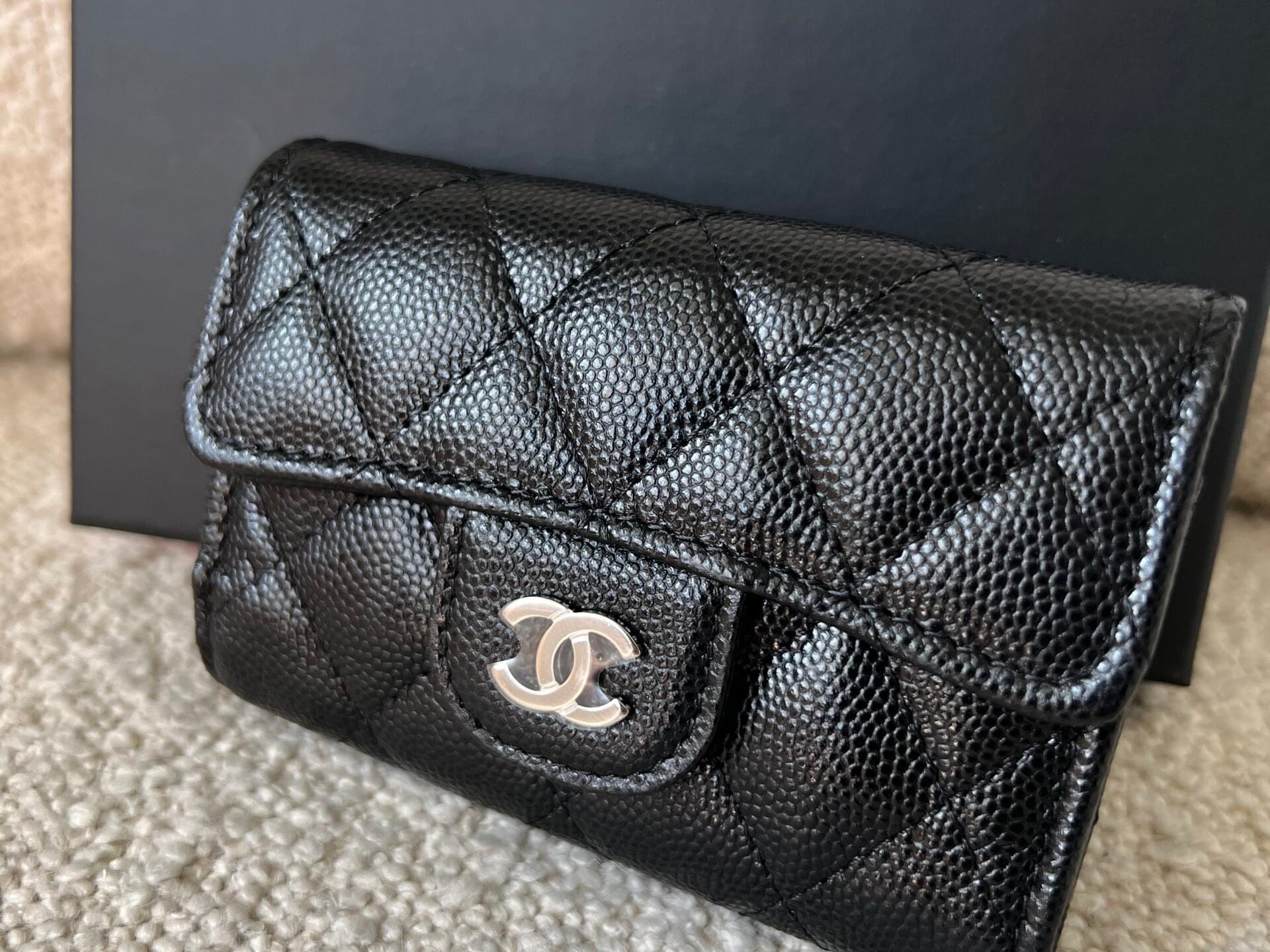 CHANEL Handbag 21K Black Caviar Quilted Key Holder Wallet Silver Hardware -Knockoff
