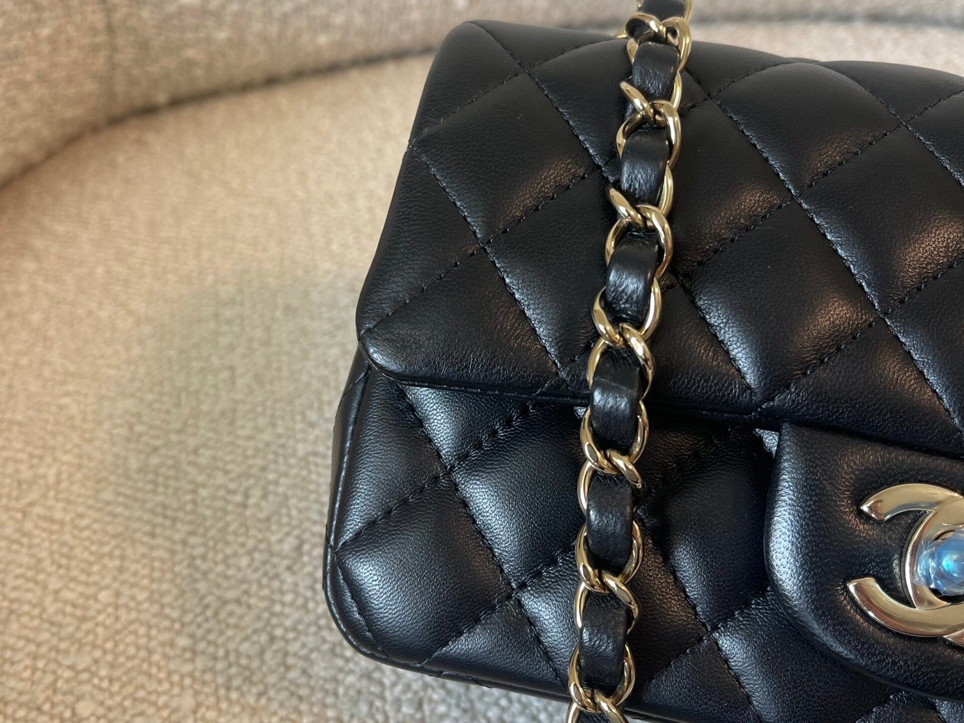 CHANEL Handbag 21K Black Lambskin Quilted Mini Rectangular Single Flap Light Gold Hardware -Knockoff
